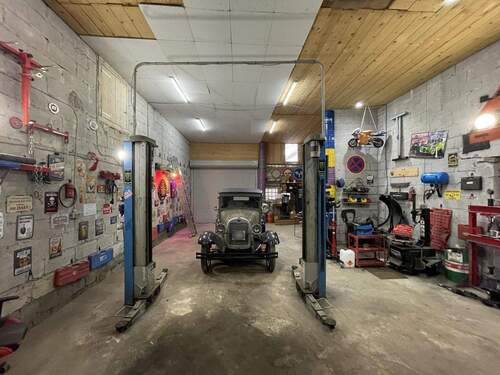 Garage / Werkstatt - 