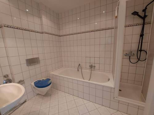 Bad - Etagenwohnung mit 83,00 m&sup2; in Gera zur Miete