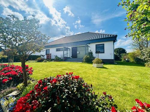 Frontansicht - Wohlfühlen garantiert! Bungalow in Oldendorf zu verkaufen