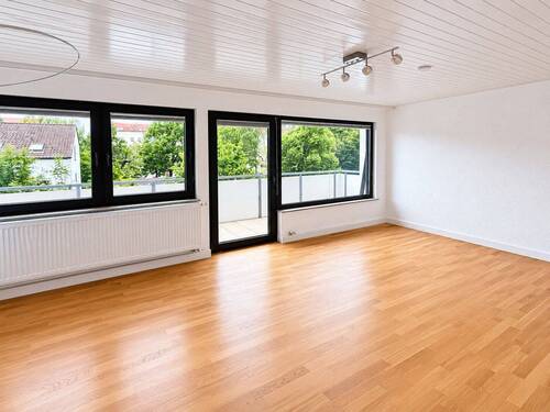 Wohnzimmer - 3 Zimmer Etagenwohnung zur Miete in Stuttgart
