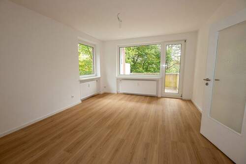 Wohnzimmer - 3 Zimmer Etagenwohnung zum Kaufen in Cuxhaven