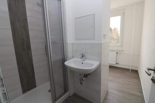 Bad mit Dusche - Etagenwohnung mit 87,00 m&sup2; in Freiberg zur Miete
