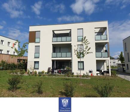 Hausansicht - Helle stilvolle Wohnung mit großem Balkon - hochwertig und modern!