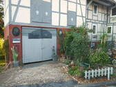 Ansicht Vorne + Anbau - 5 Zimmer Einfamilienhaus in Sontra