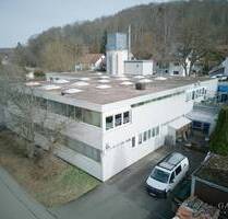 Gewerbehaus mit Produktionsflächen, Werkstätten, Büros, Wohnung - Römerstein Böhringen