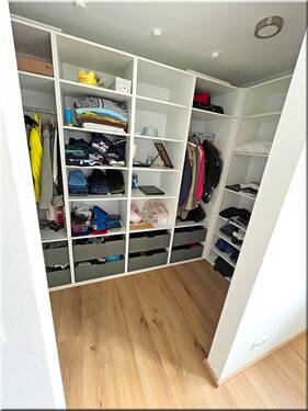 Usingen Michelbach Hubertusstraße 42 14 Ankleide. - 