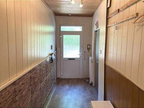 Flur - 4 Zimmer Mehrfamilienhaus, Wohnhaus in Wiehe