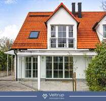 NACHHALTIGER FAMILIENTRAUM IN GRÖBENZELL: MODERNE HAUSHÄLFTE MIT WOHLFÜHLFAKTOR