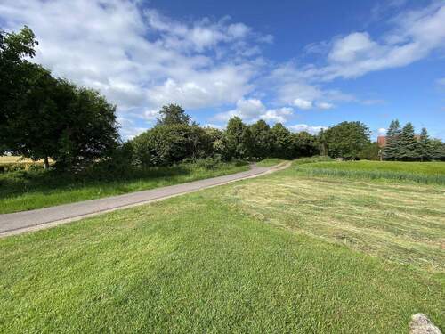 angrenzender Fahradweg - 
