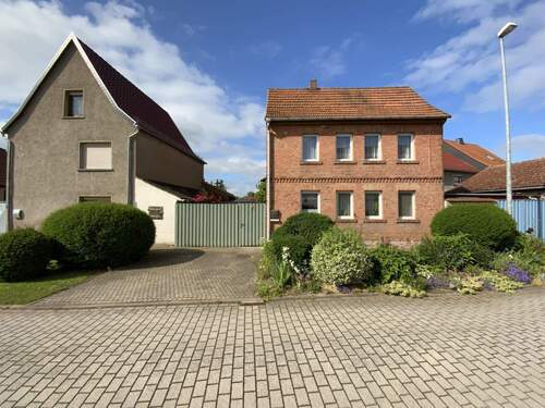 Straßenansicht - 5 Zimmer Einfamilienhaus in Borxleben