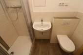 Beispiel Bad mit Dusche - 3 Zimmer Etagenwohnung in Freiberg