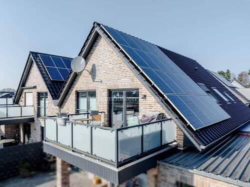 Bild 1 - In zentraler Lage von Papenburg Untenende DG-Whg. mit Balkon, Carport und großzügiger Wohnküche