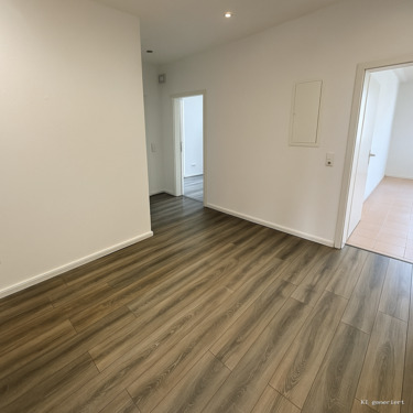Diele - 3 Zimmer Etagenwohnung zur Miete in Düsseldorf