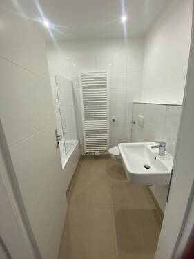 Wannenbad - Etagenwohnung mit 92,00 m&sup2; in Düsseldorf zur Miete