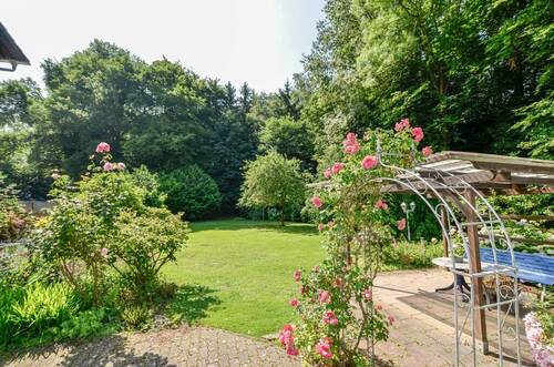 Garten 2 - Großzügige 2 Familien-DHH mit Aufstockungs- und Anbaumöglichkeiten * ca. 1.848 m² parkähnlicher Grund mit Direktangre...