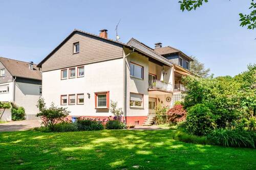 Hausansicht fern - 6 Zimmer Mehrfamilienhaus, Wohnhaus zum Kaufen in Leverkusen