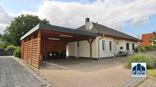 Doppelcarport mit Geräteschuppen - 