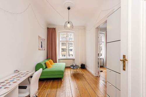 Wohnzimmer - 3 Zimmer Etagenwohnung zum Kaufen in Berlin