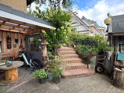 Treppe zu den Wohnungseingängen.jpg - Mehrfamilienhaus, Wohnhaus mit 142,00 m&sup2; in Rohlstorf zum Kaufen