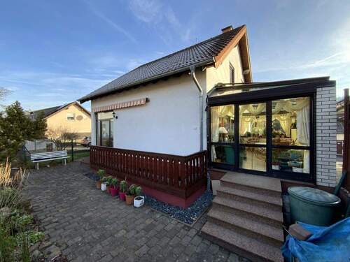 Rückansicht mit Zugang zum Wintergarten - 