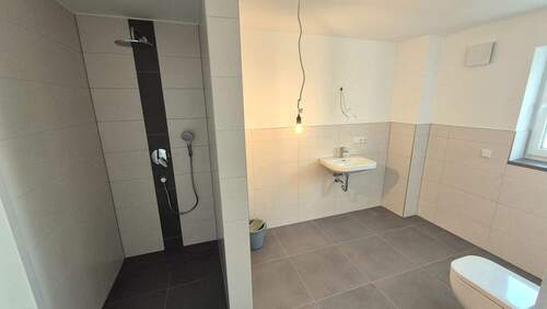 Bad Dusche WC Beispiel - 5 Zimmer Etagenwohnung in Bad Bocklet