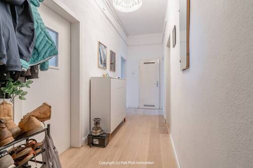 Flur - 3 Zimmer Etagenwohnung zum Kaufen in Karlsruhe