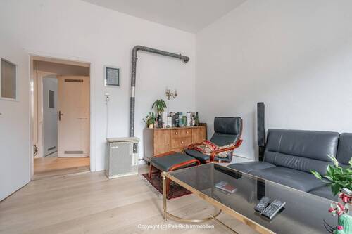 Wohnzimmer - 3 Zimmer Etagenwohnung in Karlsruhe