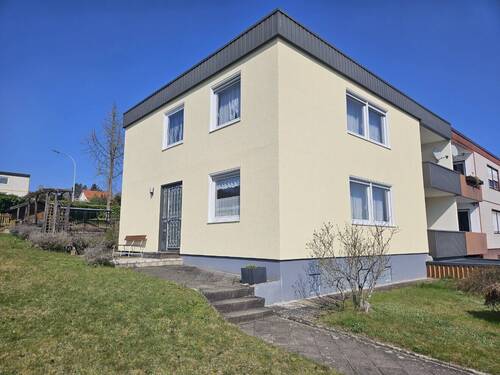 Eckansicht - Sehr gepflegtes 2-Familienhaus Doppelgarage in guter Lage von NK-Wellesweiler