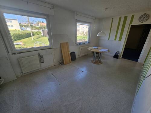 Wohnküche OG - 8 Zimmer Mehrfamilienhaus, Wohnhaus in Neunkirchen-Wellesweiler