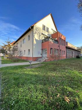 Straßenfront des Hauses - 
