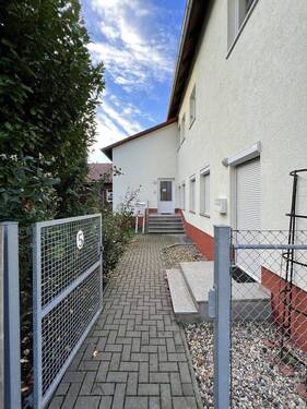 Eingang zum Wohnhaus - 