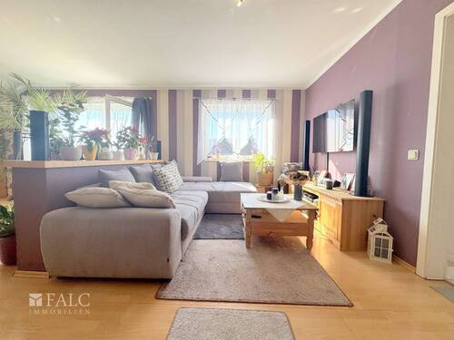 Wohnzimmer - 4 Zimmer Etagenwohnung zum Kaufen in Ruppichteroth