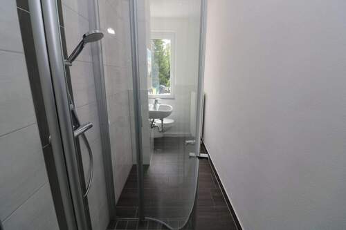 Beispiel Bad mit Dusche - EG-Wohnung mit bodengleicher Dusche...da freuen sich nicht nur die Umzugshelfer!