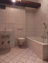 gefliestes Bad mit Wanne - 