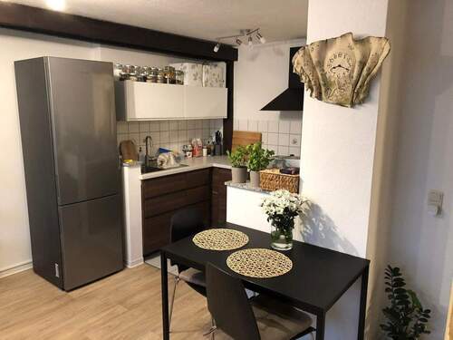 offene Küche mit Einbauküche vom Vormieter (VB) - Etagenwohnung mit 71,10 m&sup2; in Görlitz zur Miete