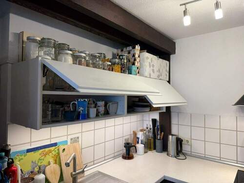 Einbauküche mit Oberschränken - 