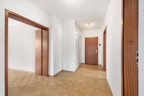 Diele - 3 Zimmer Etagenwohnung zum Kaufen in Hamburg