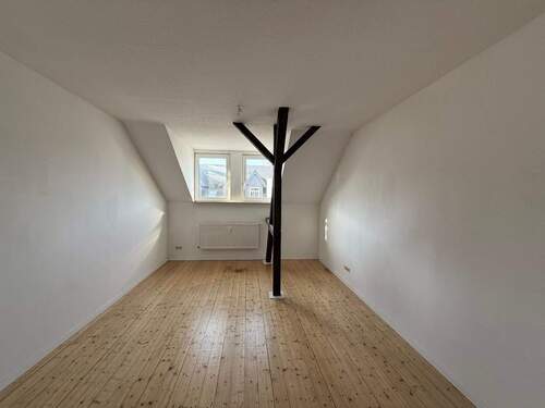 Wohnraum - 3 Zimmer Etagenwohnung in Chemnitz