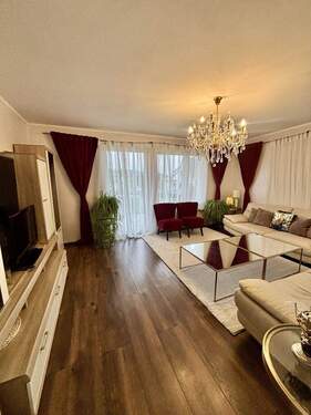 Wohnzimmer EG. - Charmantes 3-Parteienhaus in Kassel-Eichwald - Ruhige Wohnlage im Grünen