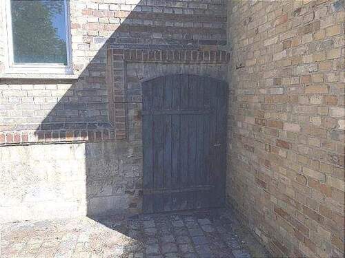 Eingang vom Keller (außen) - 