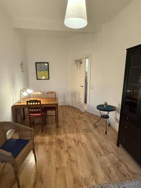 Wohnzimmer - 2 Zimmer Etagenwohnung in Frankfurt am Main