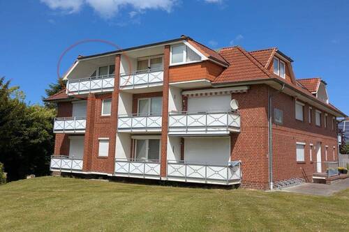 Hausansicht - 3-Zimmer-Wohnung in Tossens mit Balkon und eigenem Stellplatz!