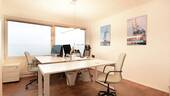 Bild 1 - Offener Arbeitsplatz: Heller Büroplatz mit Blick über Hamburg - sofort verfügbar