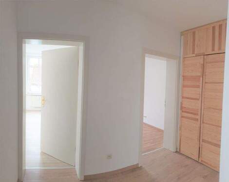 Flur mit Einbauschrank - 