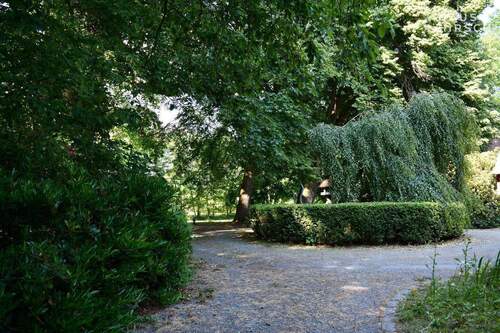 Rondell mit Auffahrt - 8 Zimmer Mehrfamilienhaus, Wohnhaus zum Kaufen in Wingst