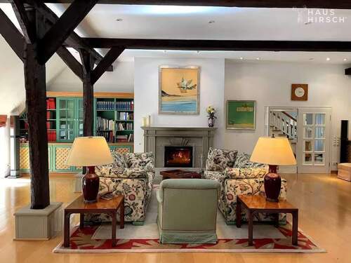 Wohnzimmer Kamin und Bibliothek - 