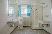 Einliegerwohnung/ Bad - 