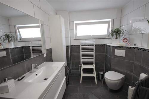 Badezimmer - Etagenwohnung mit 98,20 m&sup2; in Lage zum Kaufen