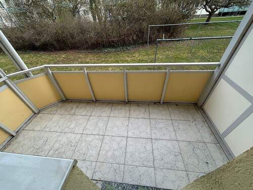 Balkon - Helle Erdgeschosswohnung mit Balkon sucht neuen Mieter!