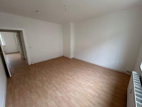 Wohnzimmer - 2 Zimmer Etagenwohnung in Magdeburg